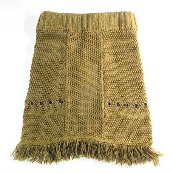 Moon River Knit Fringe Skirt With Grommets - Picture 3 of 15